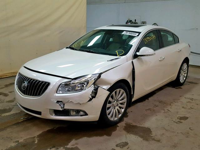 2G4GS5EV2C9212785 - 2012 BUICK REGAL PREM WHITE photo 2