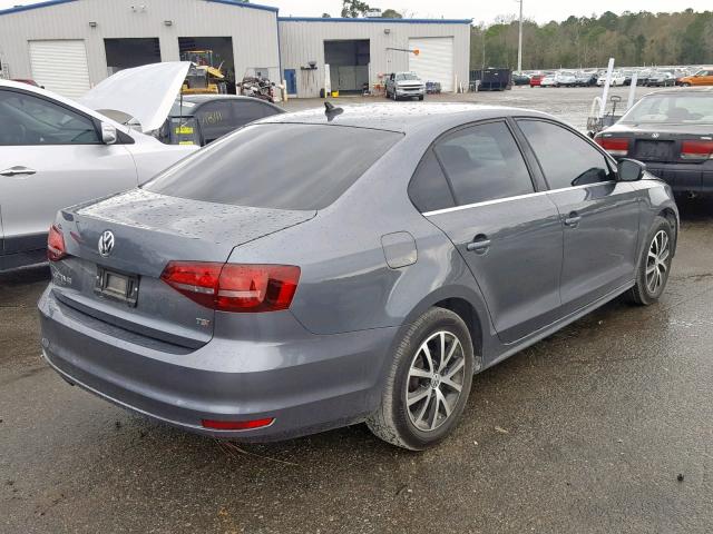 3VWDB7AJ4JM260179 - 2018 VOLKSWAGEN JETTA SE GRAY photo 4