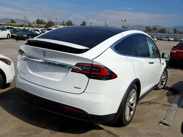 5YJXCAE29GF021091 - 2016 TESLA MODEL X WHITE photo 4