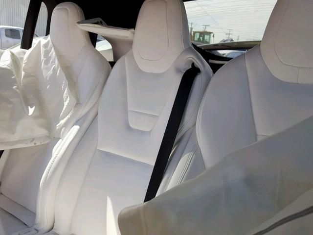 5YJXCAE29GF021091 - 2016 TESLA MODEL X WHITE photo 6