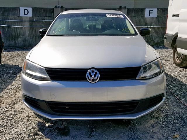 3VW2K7AJ0DM308482 - 2013 VOLKSWAGEN JETTA BASE Մոխրագույն լուսանկար 9