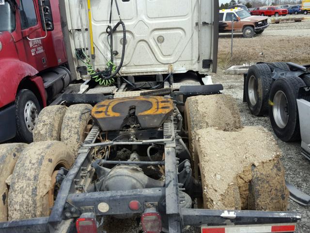 1FUJGLDR2CSBK1823 - 2012 FREIGHTLINER CASCADIA 1 WHITE photo 6