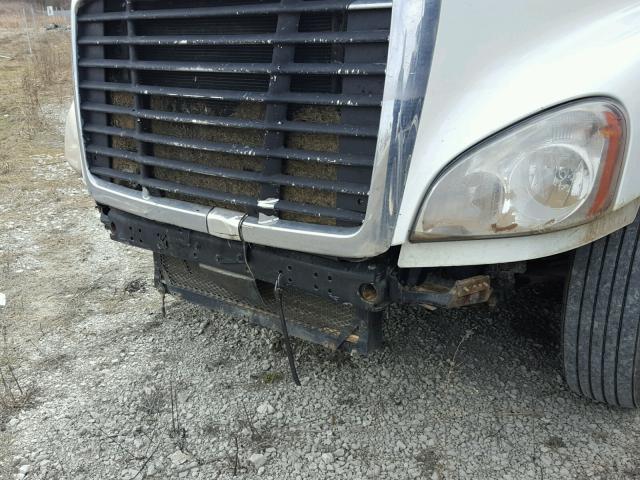1FUJGLDR2CSBK1823 - 2012 FREIGHTLINER CASCADIA 1 WHITE photo 9