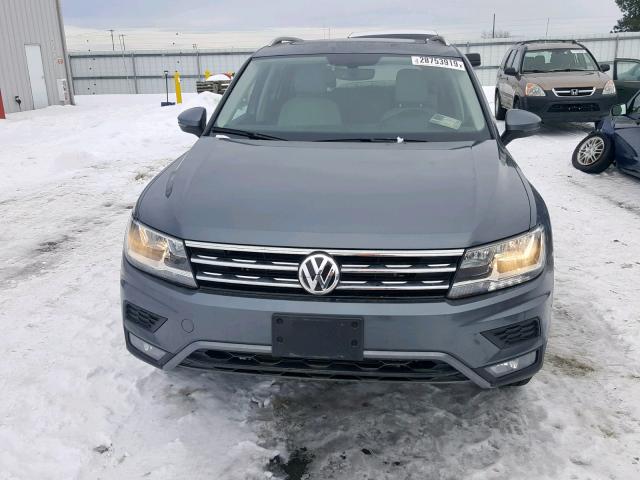 3VV2B7AXXJM159437 - 2018 VOLKSWAGEN TIGUAN SE GRAY photo 9