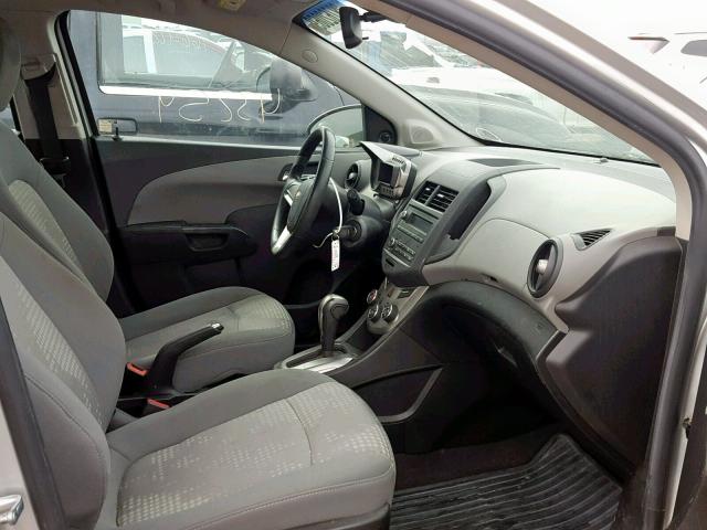 1G1JA6SH6D4155666 - 2013 CHEVROLET SONIC LS SILVER photo 5