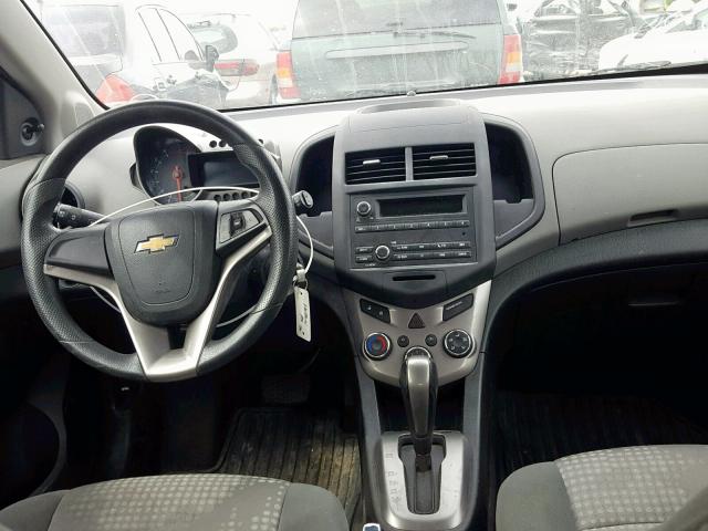 1G1JA6SH6D4155666 - 2013 CHEVROLET SONIC LS SILVER photo 9