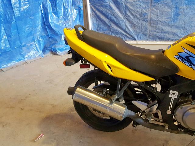 VTTGM51A342102200 - 2004 SUZUKI GS500 FK YELLOW photo 6