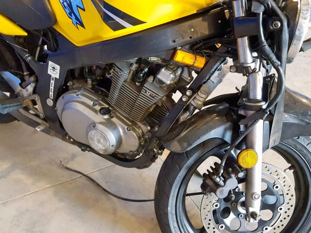 VTTGM51A342102200 - 2004 SUZUKI GS500 FK YELLOW photo 7