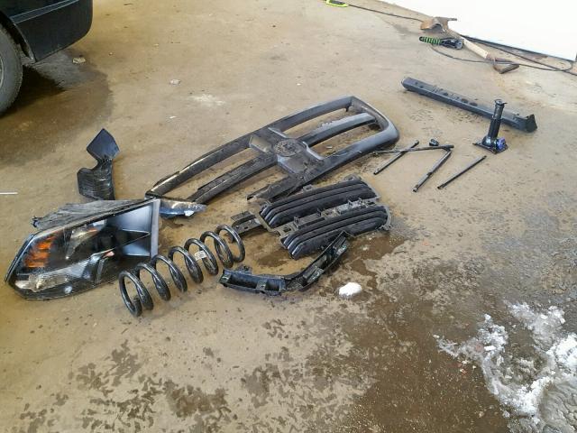 3C6UR5DJ4HG779537 - 2017 RAM 2500 SLT შავი ფოტო 9