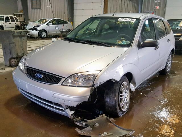 1FAFP37N07W349729 - 2007 FORD FOCUS ZX5 SILVER photo 2