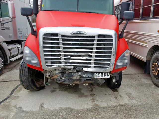 3AKJGLDR5JSJV6011 - 2018 FREIGHTLINER CASCADIA 1 RED photo 7