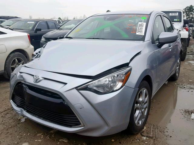 3MYDLBYV5JY321660 - 2018 TOYOTA YARIS IA GRAY photo 2