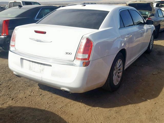 2C3CCAAG0EH376226 - 2014 CHRYSLER 300 WHITE photo 4