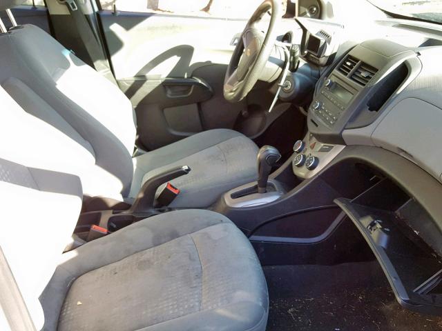 1G1JA6SG1D4159051 - 2013 CHEVROLET SONIC LS 白色 照片 5