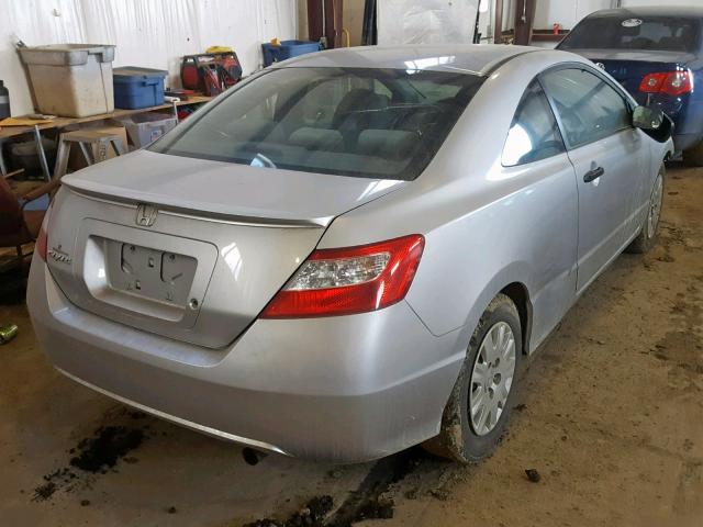 2HGFG12238H003204 - 2008 HONDA CIVIC DX SILVER photo 4