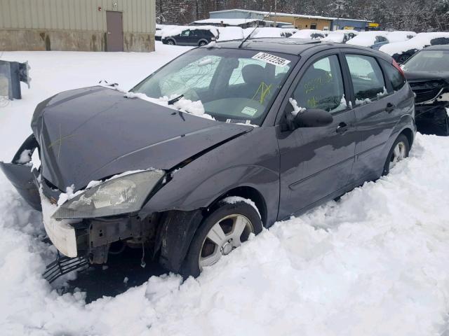 3FAHP37313R110680 - 2003 FORD FOCUS ZX5 GRAY photo 2