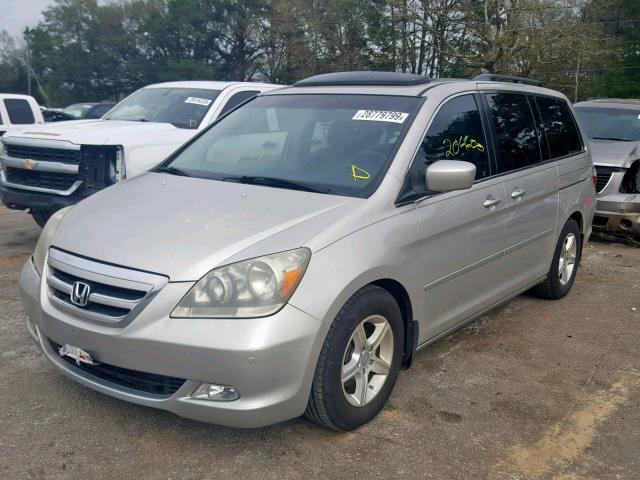 5FNRL38846B000040 - 2006 HONDA ODYSSEY TO SILVER photo 2