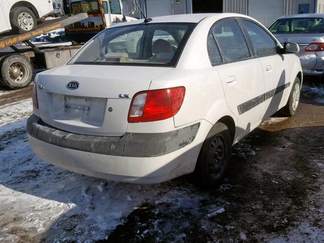 KNADE223696505540 - 2009 KIA RIO BASE WHITE photo 4