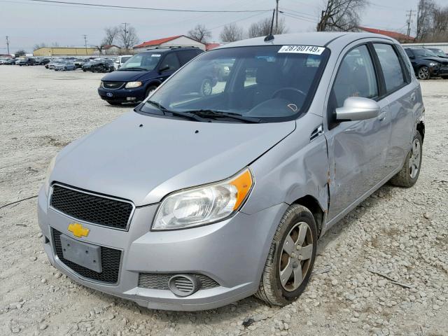 KL1TD6DEXAB090958 - 2010 CHEVROLET AVEO LS SILVER photo 2