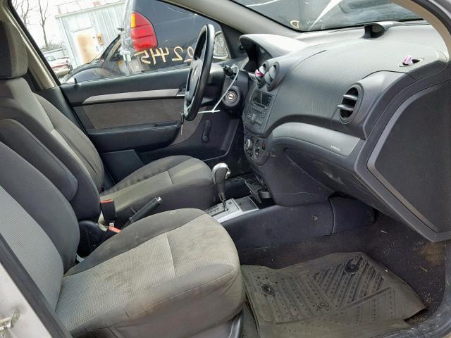 KL1TD6DEXAB090958 - 2010 CHEVROLET AVEO LS SILVER photo 5