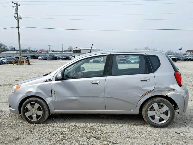 KL1TD6DEXAB090958 - 2010 CHEVROLET AVEO LS SILVER photo 9