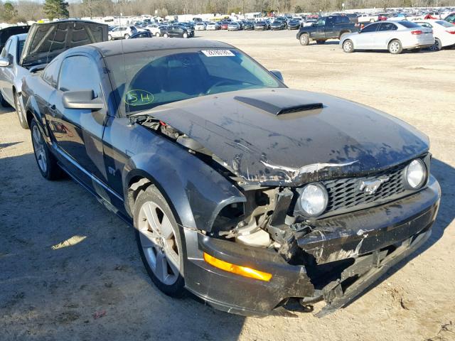 1ZVFT82H475270300 - 2007 FORD MUSTANG GT BLACK photo 1
