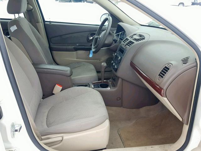 1G1ZS58N28F106479 - 2008 CHEVROLET MALIBU LS WHITE photo 5