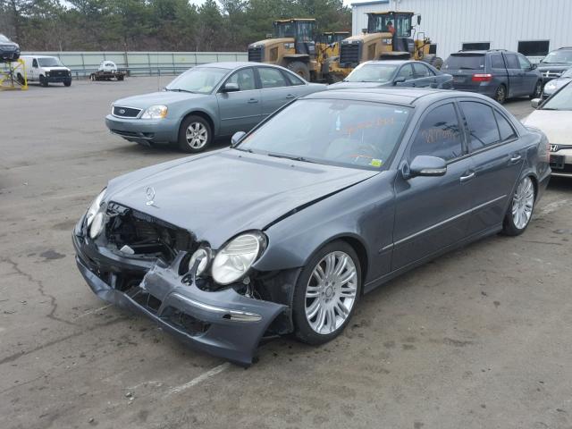 WDBUF90X58B211579 - 2008 MERCEDES-BENZ E 550 4MAT GRAY photo 2