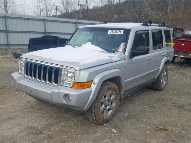 1J8HG58P77C520677 - 2007 JEEP COMMANDER SILVER photo 2