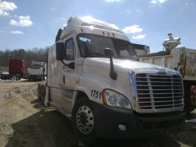 3AKJGLD57GSGY1872 - 2016 FREIGHTLINER CASCADIA 1 WHITE photo 1