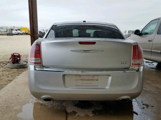 2C3CCACGXCH216610 - 2012 CHRYSLER 300 LIMITE SILVER photo 9