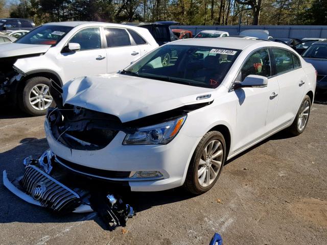 1G4GB5G36GF173319 - 2016 BUICK LACROSSE WHITE photo 2