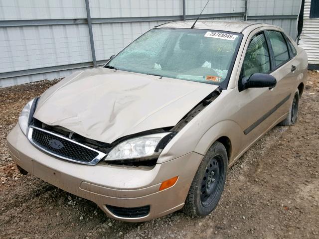 1FAFP34N57W226061 - 2007 FORD FOCUS ZX4 GOLD photo 2
