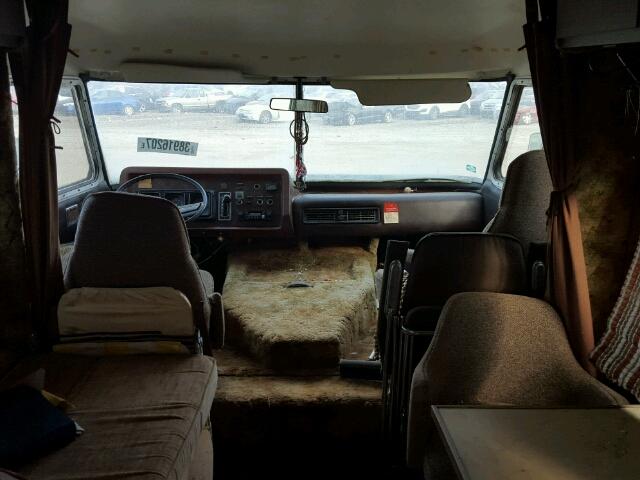 M40CA6S276169 - 1976 DODGE MOTOR HOME WHITE photo 9