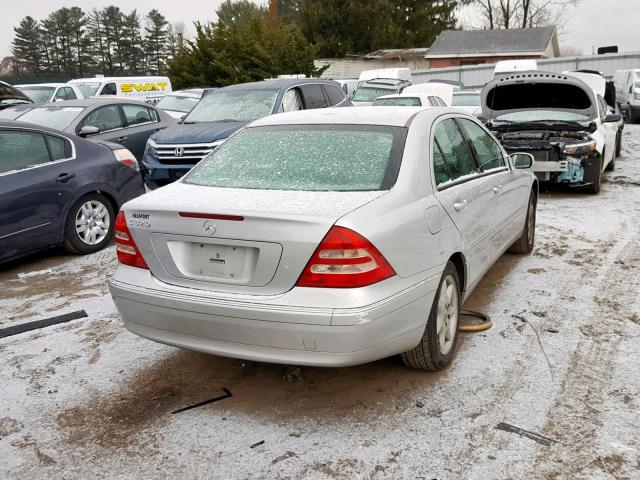 WDBRF64J44F458976 - 2004 MERCEDES-BENZ C 320 SILVER photo 4