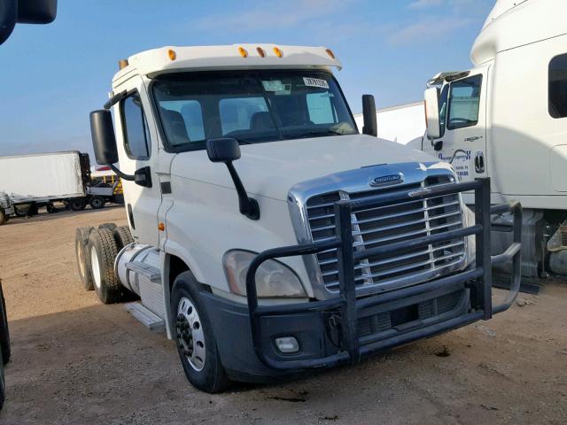 1FUJGEDR2CLBS0905 - 2012 FREIGHTLINER CASCADIA 1 WHITE photo 1