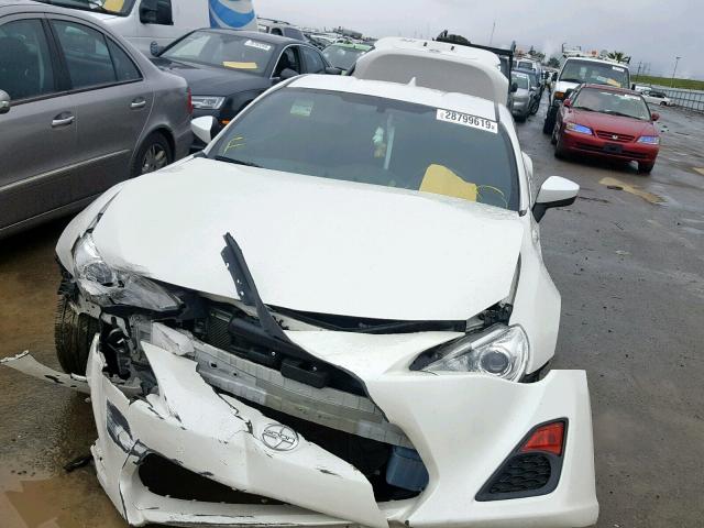 JF1ZNAA10G8701645 - 2016 TOYOTA SCION FR-S WHITE photo 2
