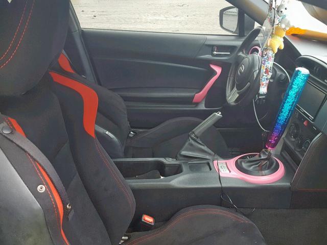 JF1ZNAA10G8701645 - 2016 TOYOTA SCION FR-S WHITE photo 5