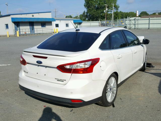 1FADP3J22EL117363 - 2014 FORD FOCUS TITA WHITE photo 4