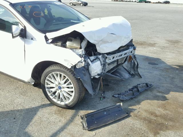 1FADP3J22EL117363 - 2014 FORD FOCUS TITA WHITE photo 9