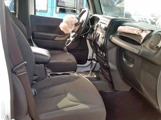 1C4BJWDG7GL334437 - 2016 JEEP WRANGLER U WHITE photo 5