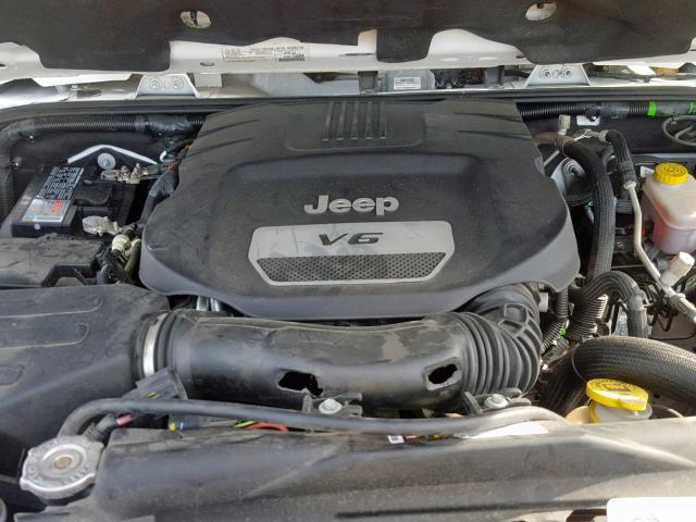 1C4BJWDG7GL334437 - 2016 JEEP WRANGLER U WHITE photo 7