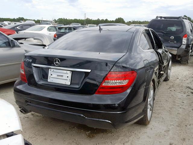 WDDGJ4HB6DF987334 - 2013 MERCEDES-BENZ C 250 BLACK photo 4