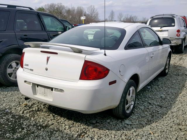 1G2AL15F577370560 - 2007 PONTIAC G5 WHITE photo 4