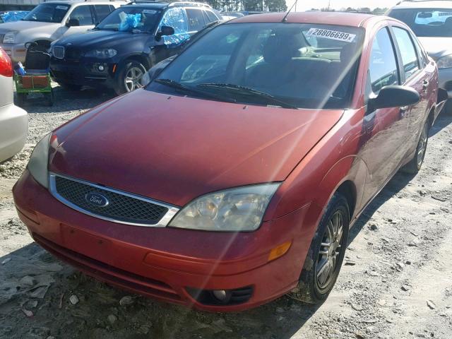 1FAFP34N25W110331 - 2005 FORD FOCUS ZX4 RED photo 2