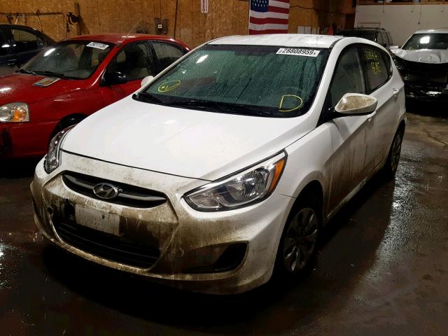 KMHCT5AE3HU351304 - 2017 HYUNDAI ACCENT SE WHITE photo 2