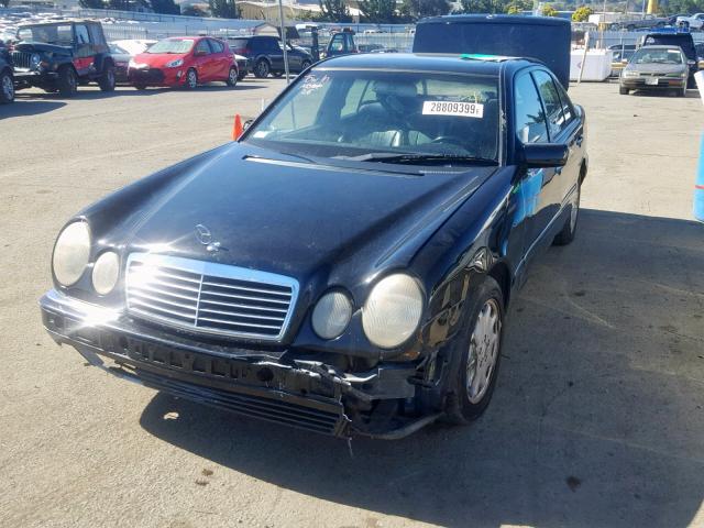 WDBJF55F4VA419465 - 1997 MERCEDES-BENZ E 320 BLACK photo 2