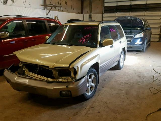 JF1SF65582G715025 - 2002 SUBARU FORESTER S ოქროსფერი ფოტო 2