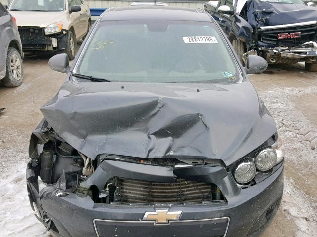 1G1JA5SG2D4169825 - 2013 CHEVROLET SONIC LS 灰色 照片 7