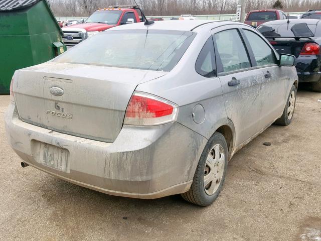 1FAHP34N88W237095 - 2008 FORD FOCUS S/SE SILVER photo 4